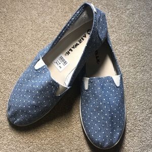 New blue polka dot flats